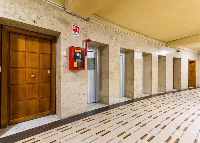 Piazza Municipio Apartments by Wonderful Italy